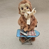 bamse-brun-metal-plysfigur-stryger-toej-made-in-Japan